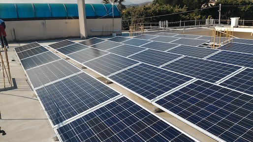 impianto fotovoltaico su tetto piano realizzato a Siderno(RC)